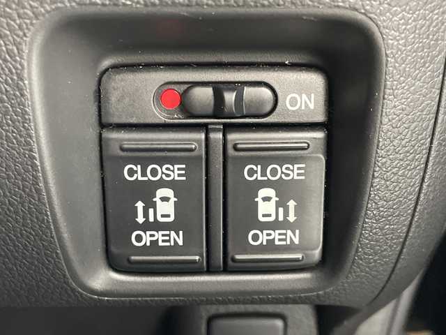 ホンダ Ｎ ＢＯＸ カスタム SSパッケージ 愛知県 2015(平27)年 5.1万km 黒 純正ナビ（VXM-155VSi）/・Ｂｌｕｅｔｏｏｔｈ/・ワンセグ/・ＤＶＤ/ＣＤ/両側パワースライドドア/バックカメラ/ＥＴＣ/衝突軽減/フォグランプ/アイドリングストップ/スマートキー/スペアキー