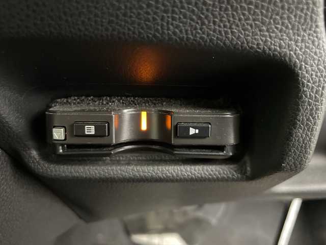 ホンダ フィット ハイブリット Fパッケージ 富山県 2017(平29)年 7.9万km タフホワイトⅡ 社外ナビ（CN-B200D）/（AM/FM/CD/AUX)/バックカメラ/前後ドライブレコーダー/横滑り防止装置/前後コーナーセンサー/ウィンカーミラー/ドアバイザー/プッシュスタート/スマートキー/スペアキーあり/社外フロアマット/アイドリングストップ/ETC/ABS/取扱説明書/保証書