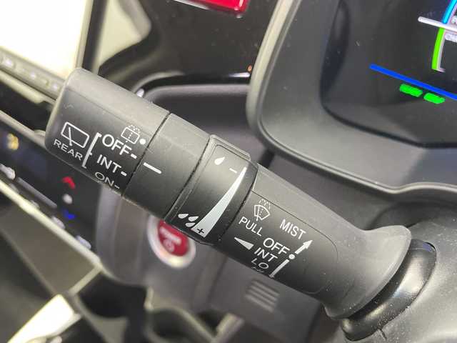 ホンダ フィット ハイブリット Fパッケージ 富山県 2017(平29)年 7.9万km タフホワイトⅡ 社外ナビ（CN-B200D）/（AM/FM/CD/AUX)/バックカメラ/前後ドライブレコーダー/横滑り防止装置/前後コーナーセンサー/ウィンカーミラー/ドアバイザー/プッシュスタート/スマートキー/スペアキーあり/社外フロアマット/アイドリングストップ/ETC/ABS/取扱説明書/保証書