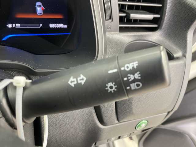 ホンダ フィット ハイブリット Fパッケージ 富山県 2017(平29)年 7.9万km タフホワイトⅡ 社外ナビ（CN-B200D）/（AM/FM/CD/AUX)/バックカメラ/前後ドライブレコーダー/横滑り防止装置/前後コーナーセンサー/ウィンカーミラー/ドアバイザー/プッシュスタート/スマートキー/スペアキーあり/社外フロアマット/アイドリングストップ/ETC/ABS/取扱説明書/保証書