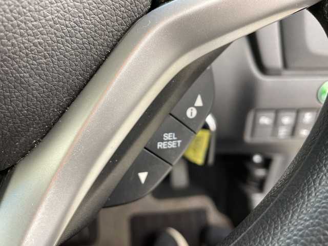 ホンダ フィット ハイブリット Fパッケージ 富山県 2017(平29)年 7.9万km タフホワイトⅡ 社外ナビ（CN-B200D）/（AM/FM/CD/AUX)/バックカメラ/前後ドライブレコーダー/横滑り防止装置/前後コーナーセンサー/ウィンカーミラー/ドアバイザー/プッシュスタート/スマートキー/スペアキーあり/社外フロアマット/アイドリングストップ/ETC/ABS/取扱説明書/保証書