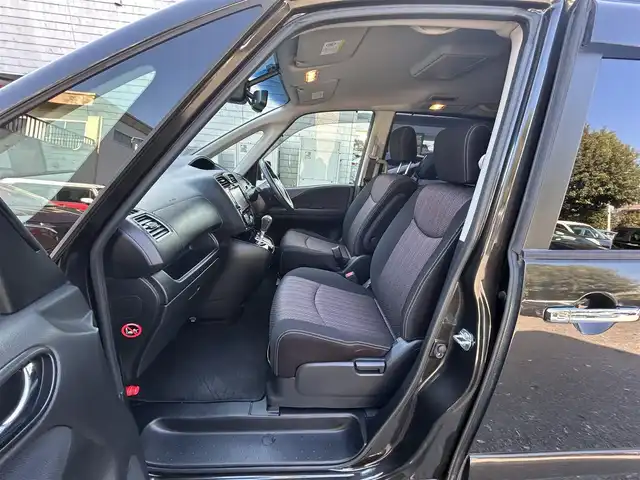 日産 セレナ HWS S HV Vセレ +Sefty 東京都 2015(平27)年 10.1万km タイガーアイブラウン 純正SDナビ/・Bluetoothオーディオ/USBオーディオ/・フルセグTV/DVD/後席用エンターテイメントシステム/アラウンドビューモニター/両側パワースライドドア/純正16インチアルミホイール/取扱説明書/保証書