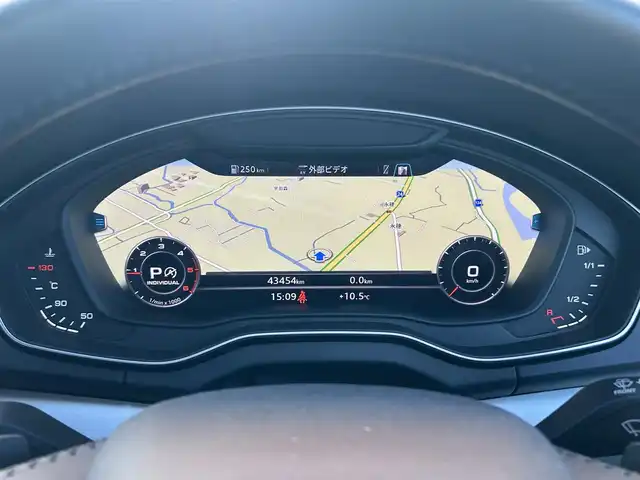 アウディ Ｑ５ 40TDIクワトロ 和歌山県 2019(令1)年 4.4万km ガンＭ 純正ナビ/フルセグTV/全方位モニター/衝突軽減ブレーキ/レーダークルーズコントロール/コーナーセンサー/純正アルミホイール/純正フロアマット/パワーバックドア/パワーシート/ポジションメモリー/シートヒーター/LEDヘッドライト/オートライト
