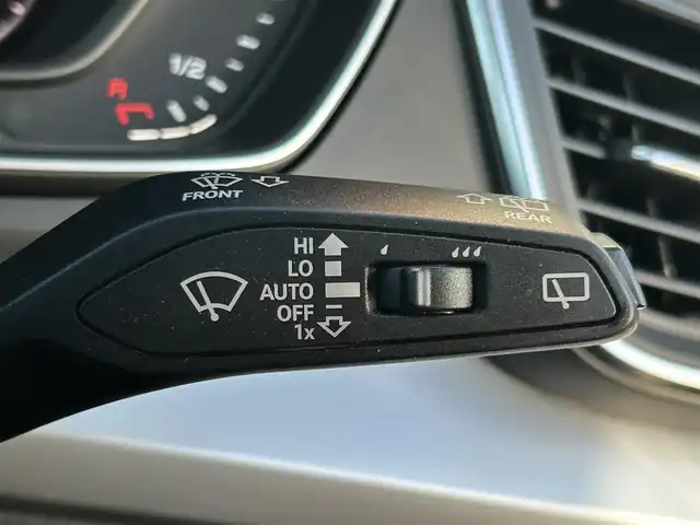 アウディ Ｑ５ 40TDIクワトロ 和歌山県 2019(令1)年 4.4万km ガンＭ 純正ナビ/フルセグTV/全方位モニター/衝突軽減ブレーキ/レーダークルーズコントロール/コーナーセンサー/純正アルミホイール/純正フロアマット/パワーバックドア/パワーシート/ポジションメモリー/シートヒーター/LEDヘッドライト/オートライト