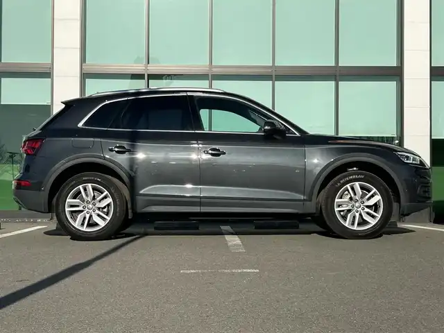 アウディ Ｑ５ 40TDIクワトロ 和歌山県 2019(令1)年 4.4万km ガンＭ 純正ナビ/フルセグTV/全方位モニター/衝突軽減ブレーキ/レーダークルーズコントロール/コーナーセンサー/純正アルミホイール/純正フロアマット/パワーバックドア/パワーシート/ポジションメモリー/シートヒーター/LEDヘッドライト/オートライト