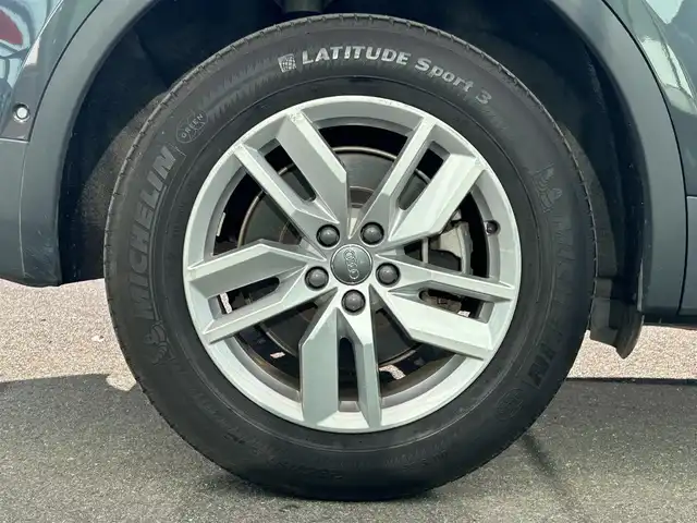 アウディ Ｑ５ 40TDIクワトロ 和歌山県 2019(令1)年 4.4万km ガンＭ 純正ナビ/フルセグTV/全方位モニター/衝突軽減ブレーキ/レーダークルーズコントロール/コーナーセンサー/純正アルミホイール/純正フロアマット/パワーバックドア/パワーシート/ポジションメモリー/シートヒーター/LEDヘッドライト/オートライト