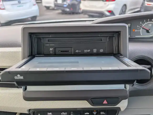 ホンダ Ｎ ＢＯＸ G L ホンダセンシング 福井県 2020(令2)年 4.2万km プラチナホワイトパール 4WD/純正ディーラーオプションナビ（VXM-205Ci）/・（CD/Bluetooth）/両側パワースライドドア/ホンダセンシング/レーダークルーズコントロール/横滑り防止装置/レーンキープアシスト/後部コーナーセンサー/前席シートヒーター/ETC/純正フロアマット/ステアリングリモコン/LEDヘッドライト/スマートキー