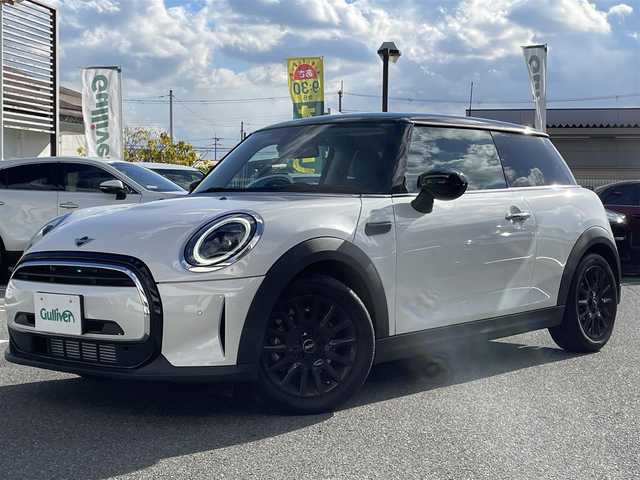 ＭＩＮＩ ミニ クーパー D 宮崎県 2023(令5)年 0.8万km 白Ⅱ 純正ディスプレイオーディオ(AM/FM/BT/USB)/レーダークルーズコントロール/ハーフレザー/プッシュスタート/ワイヤレス充電/USB端子/アイドリングストップ/横滑り防止システム/クリアランスソナー/前席シートヒーター/ETC/フォグ/スペアキーｘ１