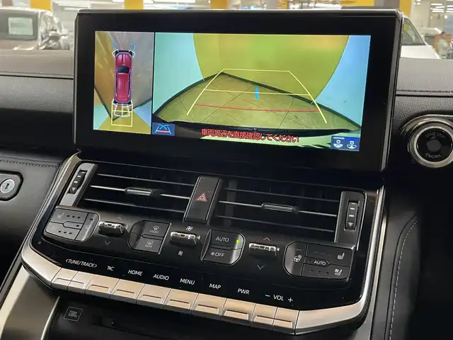 トヨタ ランドクルーザー ZX 群馬県 2023(令5)年 2.6万km ダークレッドマイカメタリック サンルーフ/リアエンターテイメント/トヨタセーフティセンス/・プリクラッシュセーフティ/・レーントレーシングアシスト/・ロードサインアシスト/・オートマチックハイビーム/・レーダークルーズコントロール/・クリアランスソナー/・リヤクロストラフィックアラート/・リヤカメラディテクション/・パーキングサポートブレーキ/・ブラインドスポットモニター/・ヘッドアップディスプレイ/純正12.3インチディスプレイオーディオ/・ナビ機能/・フルセグTV/・Bluetooth/・AppleCarPlay/AndroidAuto/・CD/DVD/USB/SD/パワーバックドドア/ミラー一体型ドライブレコーダー/ビルトインETC2.0/4WD/レザーシート/シートヒーター（1列目/2列目）/エアシート（1列目/2列目）/パワーシート（前席/D席のみメモリ付）/ステアリングヒーター/革巻きステアリング/ステアリングスイッチ/スマートキー×2/プッシュスタート/三眼LEDヘッドライト/フォグランプ（F.R）/オートライト/純正20インチAW/純正フロアマット/純正ドアバイザー/電動格納ウィンカーミラー/USBポート/横滑り防止機能