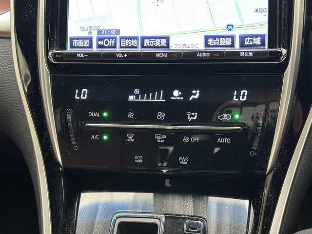 トヨタ ハリアー プレミアム 愛媛県 2017(平29)年 6.8万km ホワイトパールクリスタルシャイン 純正9型SDナビ（Bluetooth フルセグTV　CD ）電動リアゲード　バックカメラ 衝突軽減 クルーズコントロール  ＥＴＣ 純正18インチアルミホイール パワーシート ハーフレザー サンルーフ