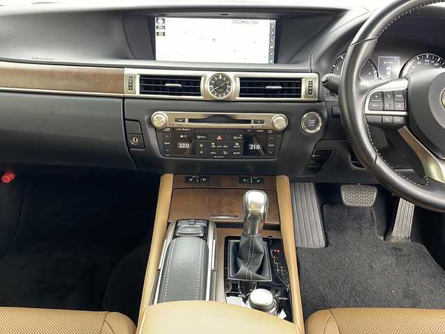 レクサス ＧＳ 350 Iパッケージ 道央・札幌 2017(平29)年 2.3万km グラファイトブラックガラスフレーク ・４WD/・純正ナビ(CD&DVD&DSD&BT&USB&フルセグ)/・寒冷地仕様/・衝突軽減ブレーキ/・レーンキープアシスト/・レーダークルーズコントロール/・ブラインドスポットモニター/・ステアリングヒーター/・バックカメラ/・D/Nシートヒーター/・ドアミラーヒーター/・D/Nパワーシート/・メモリーシート/・パドルシフト/・ベンチレーション/・サンルーフ/・社外ドラレコ/・社外レーダー/・バックフォグライト/・スマートキー/・スペアキー