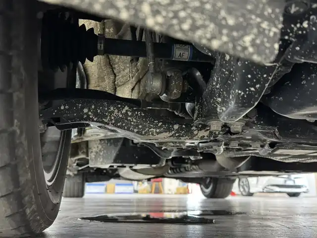 トヨタ ヴェルファイア Z ゴールデンアイズ 三重県 2020(令2)年 5.8万km ホワイトパールクリスタルシャイン ガソリン/FF/MTモード付インパネCVT/純正 9インチナビ/（AM/FM/CD*/DVD*/USB/Bluetooth/TV/Miracast/CarPlay/AndroidAuto）*OP/純正 12.1インチ 後席モニター V12T-R68C/バックガイドモニター/両側パワースライドドア/ドライブレコーダー 前後/ビルトイン ETC/Toyota Safety Sense/・プリクラッシュセーフティ［PCS］/・レーントレーシングアシスト［LTA］/・レーダークルコン（全車速追従機能付）/・インテリジェントクリアランスソナー（パーキングサポートブレーキ（静止物））/・アダプティブハイビームシステム［AHS］/・ロードサインアシスト［RSA］/・先行車発進告知機能［TMN］/装備/・【特別装備】3眼LEDヘッドランプ（ゴールデンアイズ特別加飾）/・ハーフレザーシート/・パワーバックドア/・オットマンシート（2nd）/・左右独立オートエアコン/・後席独立オートエアコン/・オートライト/・LEDフロントフォグランプ/・電子パーキングブレーキ/・プッシュスタート/・純正18inAW/・取/マルチ取/ナビ取