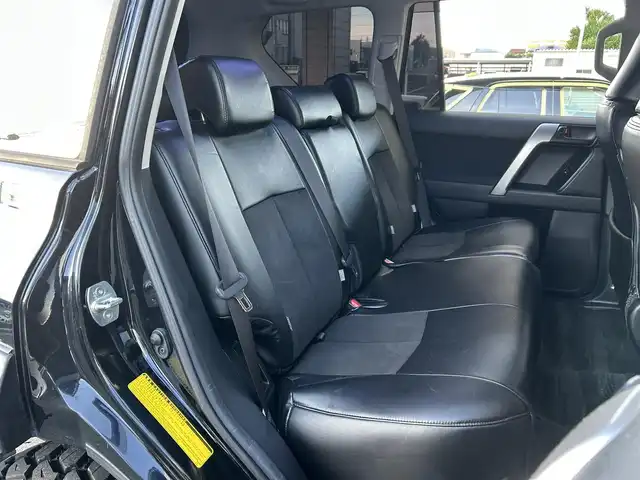 トヨタ ランドクルーザー プラド TX アルジェントクロス 岩手県 2015(平27)年 9.7万km アティチュードブラックマイカ リフトアップ/オーバーフェンダー/社外ＳＤナビ　/バックカメラ　/スタッドレスセット積込　/革調シートカバー/フルセグＴＶ　/プッシュスタート/スマートキー　/フロントワイパーデアイサー　/電格ミラー　/ビルトインＥＴＣ　/クルーズコントロール　/ウッドコンビステアリング　/横滑り防止装置　/取説　ナビ取説