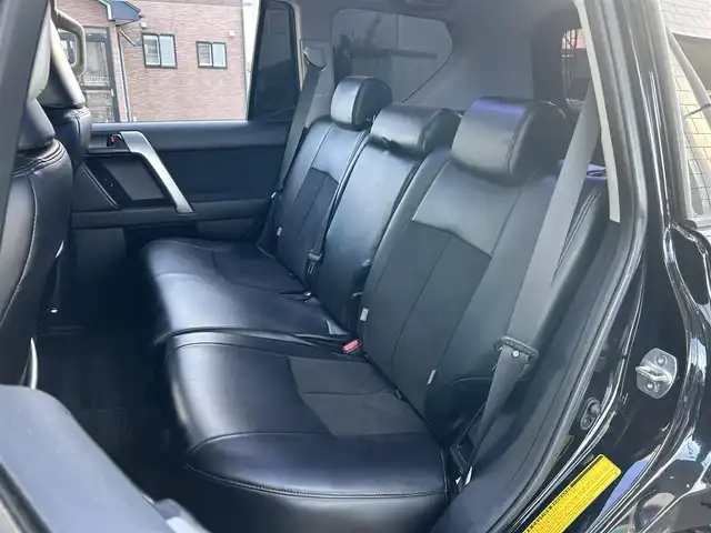 トヨタ ランドクルーザー プラド TX アルジェントクロス 岩手県 2015(平27)年 9.7万km アティチュードブラックマイカ リフトアップ/オーバーフェンダー/社外ＳＤナビ　/バックカメラ　/スタッドレスセット積込　/革調シートカバー/フルセグＴＶ　/プッシュスタート/スマートキー　/フロントワイパーデアイサー　/電格ミラー　/ビルトインＥＴＣ　/クルーズコントロール　/ウッドコンビステアリング　/横滑り防止装置　/取説　ナビ取説