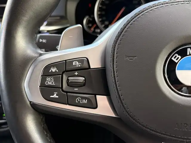 ＢＭＷ ５３０ｉ Mスポーツ 福岡県 2018(平30)年 2.6万km アルピンホワイトⅢ ハイラインパッケージ　/イノベーションパッケージ/アダプティブクルーズコントロール/黒革シート/ベンチレーション　/全席シートヒーター/純正ナビ/フルセグTV/全方位カメラ　/ワイヤレス充電　/ステアリングスイッチ/パドルシフト/純正19インチアルミホイール/ミラー一体型ＥＴＣ