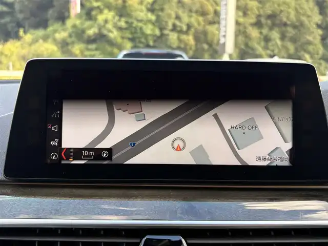 ＢＭＷ ５３０ｉ Mスポーツ 福岡県 2018(平30)年 2.6万km アルピンホワイトⅢ ハイラインパッケージ　/イノベーションパッケージ/アダプティブクルーズコントロール/黒革シート/ベンチレーション　/全席シートヒーター/純正ナビ/フルセグTV/全方位カメラ　/ワイヤレス充電　/ステアリングスイッチ/パドルシフト/純正19インチアルミホイール/ミラー一体型ＥＴＣ