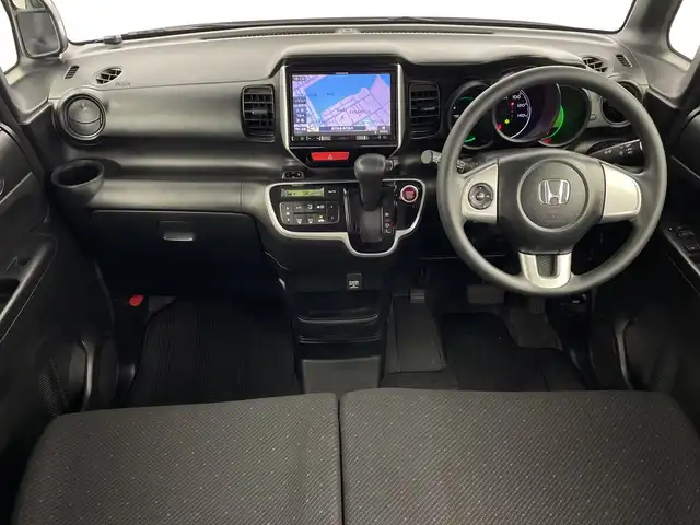 ホンダ Ｎ ＢＯＸ カスタム G SSパッケージ 鹿児島県 2014(平26)年 5.6万km プレミアムホワイトパール 8インチ社外メモリナビ/(BT/CD/DVD/SD/HDMI/フルセグTV)/CTBA/両側パワースライドドア/バックカメラ/衝突軽減ブレーキ/ETC/前後ドライブレコーダー/アイドリングストップ/チップアップシート/ベンチシート/社外17インチアルミホイール/社外フロアマット/保証書/取扱説明書