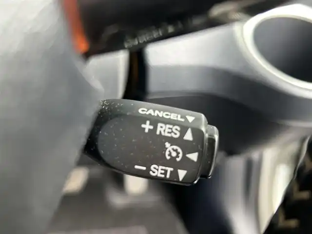 トヨタ シエンタ ハイブリッド G クエロ 埼玉県 2019(平31)年 4.5万km ホワイトパールクリスタルシャイン ハーフレザーシート/Toyota Safety Sense/　・PCS（プリクラッシュセーフティ）/　・LDA（レーンディパーチャーアラート）/　・オートマチックハイビーム/　・先行車発進告知機能/社外メモリナビ　（AVIC-RW802）/　DTV/CD/DVD/BT/USB/AUX/HDMI/SD/SDREC/両側パワースライドドア/パノラミックビューモニター/前席ヒートシーター/ステアリングヒーター/社外15インチアルミ/クルーズコントロール/ステアリングヒーター/ECOドライブモード/EVドライブモード/VSC（ビークルスタビリティコントロール）/社外ETC/エンジンスタートボタン/スマートキー/スペアキー/純正フロアマット/盗難防止装置