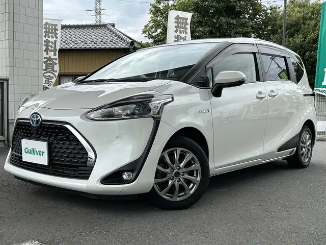 トヨタ シエンタ ハイブリッド G クエロ 埼玉県 2019(平31)年 4.5万km ホワイトパールクリスタルシャイン ハーフレザーシート/Toyota Safety Sense/　・PCS（プリクラッシュセーフティ）/　・LDA（レーンディパーチャーアラート）/　・オートマチックハイビーム/　・先行車発進告知機能/社外メモリナビ　（AVIC-RW802）/　DTV/CD/DVD/BT/USB/AUX/HDMI/SD/SDREC/両側パワースライドドア/パノラミックビューモニター/前席ヒートシーター/ステアリングヒーター/社外15インチアルミ/クルーズコントロール/ステアリングヒーター/ECOドライブモード/EVドライブモード/VSC（ビークルスタビリティコントロール）/社外ETC/エンジンスタートボタン/スマートキー/スペアキー/純正フロアマット/盗難防止装置