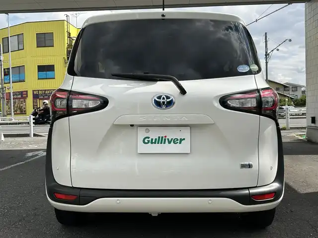 トヨタ シエンタ ハイブリッド G クエロ 埼玉県 2019(平31)年 4.5万km ホワイトパールクリスタルシャイン ハーフレザーシート/Toyota Safety Sense/　・PCS（プリクラッシュセーフティ）/　・LDA（レーンディパーチャーアラート）/　・オートマチックハイビーム/　・先行車発進告知機能/社外メモリナビ　（AVIC-RW802）/　DTV/CD/DVD/BT/USB/AUX/HDMI/SD/SDREC/両側パワースライドドア/パノラミックビューモニター/前席ヒートシーター/ステアリングヒーター/社外15インチアルミ/クルーズコントロール/ステアリングヒーター/ECOドライブモード/EVドライブモード/VSC（ビークルスタビリティコントロール）/社外ETC/エンジンスタートボタン/スマートキー/スペアキー/純正フロアマット/盗難防止装置