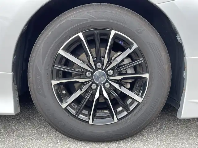 トヨタ プリウス ＰＨＶ S 岐阜県 2017(平29)年 6.5万km シルバーM 純正ディーラーOPナビ/【Bluetooth．CD.TV.AM/FM】/エアロパーツ(モデリスタ)/充電ケーブル/ステアリングヒーター/クルーズコントロール/衝突軽減ブレーキ/車線逸脱防止装置/バックカメラ/スマートキー/LEDヘッドライト・オート機能付/オートマチックハイビーム/積込スタッドレスタイヤ/ETC/ドライブレコーダー/純正フロアマット/ドアバイザー/保証書/取扱説明書/スペアキー