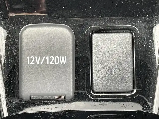 トヨタ プリウス ＰＨＶ S 岐阜県 2017(平29)年 6.5万km シルバーM 純正ディーラーOPナビ/【Bluetooth．CD.TV.AM/FM】/エアロパーツ(モデリスタ)/充電ケーブル/ステアリングヒーター/クルーズコントロール/衝突軽減ブレーキ/車線逸脱防止装置/バックカメラ/スマートキー/LEDヘッドライト・オート機能付/オートマチックハイビーム/積込スタッドレスタイヤ/ETC/ドライブレコーダー/純正フロアマット/ドアバイザー/保証書/取扱説明書/スペアキー