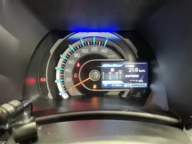 スズキ ハスラー Jスタイル 鹿児島県 2022(令4)年 5.2万km ピュアホワイトパール/ガンメタリック2トーン バックカメラ/ケンウッド製ナビ/　・Bluetooth接続/　・フルセグTV/　・DVD再生/デュアルカメラブレーキサポート/ETC/LEDヘッドライト/LEDフォグランプ/オートライト/ルーフレール/純正フロアマット/純正アルミホイール/電動格納ミラー/ドアバイザー/メッキフロントグリル/後席テーブル/シートヒーター/スマートキー/アイドリングストップ