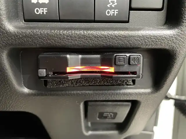 スズキ ハスラー Jスタイル 鹿児島県 2022(令4)年 5.2万km ピュアホワイトパール/ガンメタリック2トーン バックカメラ/ケンウッド製ナビ/　・Bluetooth接続/　・フルセグTV/　・DVD再生/デュアルカメラブレーキサポート/ETC/LEDヘッドライト/LEDフォグランプ/オートライト/ルーフレール/純正フロアマット/純正アルミホイール/電動格納ミラー/ドアバイザー/メッキフロントグリル/後席テーブル/シートヒーター/スマートキー/アイドリングストップ