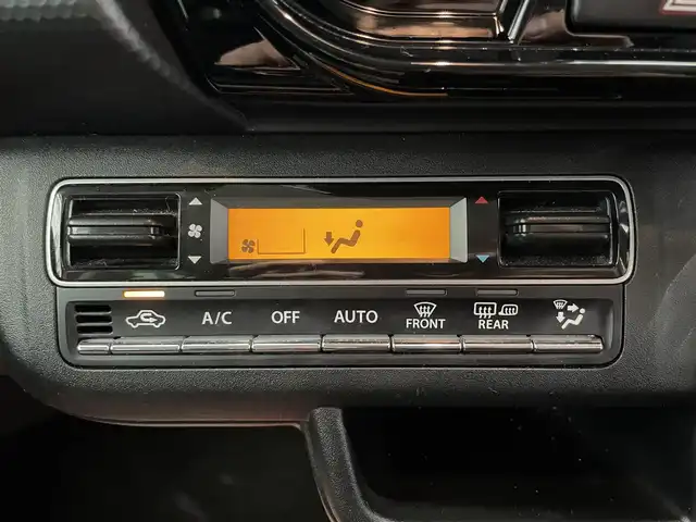 スズキ ハスラー Jスタイル 鹿児島県 2022(令4)年 5.2万km ピュアホワイトパール/ガンメタリック2トーン バックカメラ/ケンウッド製ナビ/　・Bluetooth接続/　・フルセグTV/　・DVD再生/デュアルカメラブレーキサポート/ETC/LEDヘッドライト/LEDフォグランプ/オートライト/ルーフレール/純正フロアマット/純正アルミホイール/電動格納ミラー/ドアバイザー/メッキフロントグリル/後席テーブル/シートヒーター/スマートキー/アイドリングストップ