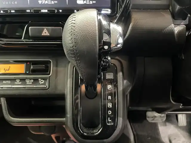 スズキ ハスラー Jスタイル 鹿児島県 2022(令4)年 5.2万km ピュアホワイトパール/ガンメタリック2トーン バックカメラ/ケンウッド製ナビ/　・Bluetooth接続/　・フルセグTV/　・DVD再生/デュアルカメラブレーキサポート/ETC/LEDヘッドライト/LEDフォグランプ/オートライト/ルーフレール/純正フロアマット/純正アルミホイール/電動格納ミラー/ドアバイザー/メッキフロントグリル/後席テーブル/シートヒーター/スマートキー/アイドリングストップ