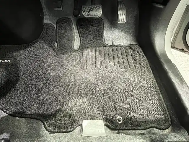 スズキ ハスラー Jスタイル 鹿児島県 2022(令4)年 5.2万km ピュアホワイトパール/ガンメタリック2トーン バックカメラ/ケンウッド製ナビ/　・Bluetooth接続/　・フルセグTV/　・DVD再生/デュアルカメラブレーキサポート/ETC/LEDヘッドライト/LEDフォグランプ/オートライト/ルーフレール/純正フロアマット/純正アルミホイール/電動格納ミラー/ドアバイザー/メッキフロントグリル/後席テーブル/シートヒーター/スマートキー/アイドリングストップ