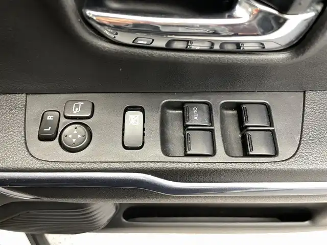 スズキ ハスラー Jスタイル 鹿児島県 2022(令4)年 5.2万km ピュアホワイトパール/ガンメタリック2トーン バックカメラ/ケンウッド製ナビ/　・Bluetooth接続/　・フルセグTV/　・DVD再生/デュアルカメラブレーキサポート/ETC/LEDヘッドライト/LEDフォグランプ/オートライト/ルーフレール/純正フロアマット/純正アルミホイール/電動格納ミラー/ドアバイザー/メッキフロントグリル/後席テーブル/シートヒーター/スマートキー/アイドリングストップ