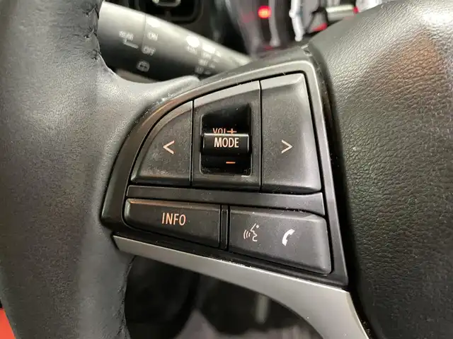 スズキ ハスラー Jスタイル 鹿児島県 2022(令4)年 5.2万km ピュアホワイトパール/ガンメタリック2トーン バックカメラ/ケンウッド製ナビ/　・Bluetooth接続/　・フルセグTV/　・DVD再生/デュアルカメラブレーキサポート/ETC/LEDヘッドライト/LEDフォグランプ/オートライト/ルーフレール/純正フロアマット/純正アルミホイール/電動格納ミラー/ドアバイザー/メッキフロントグリル/後席テーブル/シートヒーター/スマートキー/アイドリングストップ