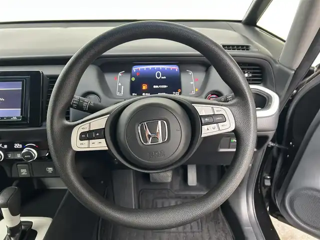 ホンダ フィット ホーム 高知県 2020(令2)年 2.5万km クリスタルブラックパール SDナビ/フルセグテレビ/バックカメラ/アイドリングストップ/クルーズコントロール/パーキングアシスト/Bluetooth接続/純正フロアマット/純正15インチアルミホイール/ABS/横滑り防止装置/コーナーセンサー/盗難防止装置/オートライト/カーテンエアバック