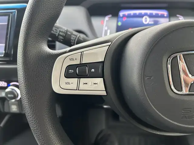 ホンダ フィット ホーム 高知県 2020(令2)年 2.5万km クリスタルブラックパール SDナビ/フルセグテレビ/バックカメラ/アイドリングストップ/クルーズコントロール/パーキングアシスト/Bluetooth接続/純正フロアマット/純正15インチアルミホイール/ABS/横滑り防止装置/コーナーセンサー/盗難防止装置/オートライト/カーテンエアバック