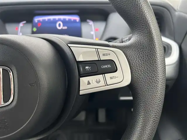 ホンダ フィット ホーム 高知県 2020(令2)年 2.5万km クリスタルブラックパール SDナビ/フルセグテレビ/バックカメラ/アイドリングストップ/クルーズコントロール/パーキングアシスト/Bluetooth接続/純正フロアマット/純正15インチアルミホイール/ABS/横滑り防止装置/コーナーセンサー/盗難防止装置/オートライト/カーテンエアバック