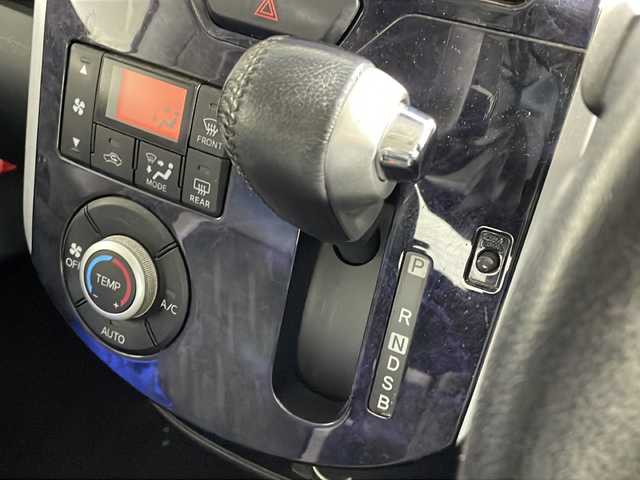 ダイハツ タント カスタム RS トップED SA Ⅲ 群馬県 2017(平29)年 4.5万km ブラックマイカメタリック 社外7型ナビゲーション【MDV-D504BTW】/CD DVD AM FM Bluetooth フルセグTV /バックカメラ/両側パワースライドドア/D席シートヒーター/ハーフレザーシート/衝突被害軽減システム/横滑り防止装置/レーンキープアシスト/クリアランスソナー/LEDヘッドライト/オートマチックハイビーム/オートライト/革巻きステアリング/アイドリングストップ/純正ドアバイザー/純正15インチアルミホイール/ウィンカー電格ミラー/純正フロアマット