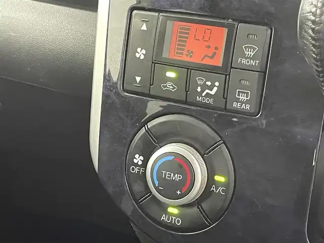 ダイハツ タント カスタム RS トップED SA Ⅲ 群馬県 2017(平29)年 4.5万km ブラックマイカメタリック 社外7型ナビゲーション【MDV-D504BTW】/CD DVD AM FM Bluetooth フルセグTV /バックカメラ/両側パワースライドドア/D席シートヒーター/ハーフレザーシート/衝突被害軽減システム/横滑り防止装置/レーンキープアシスト/クリアランスソナー/LEDヘッドライト/オートマチックハイビーム/オートライト/革巻きステアリング/アイドリングストップ/純正ドアバイザー/純正15インチアルミホイール/ウィンカー電格ミラー/純正フロアマット