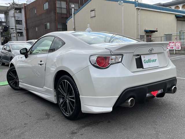 トヨタ ８６ GT 京都府 2012(平24)年 8万km サテンホワイトパール モデリスタエアロ ナビNSZT-W61G バックカメラ パドルシフト フルセグTV BT スマートキー VSC SPORT 前後ドラレコ HID オートライト 17インチAW フォグ 2本出しマフラー