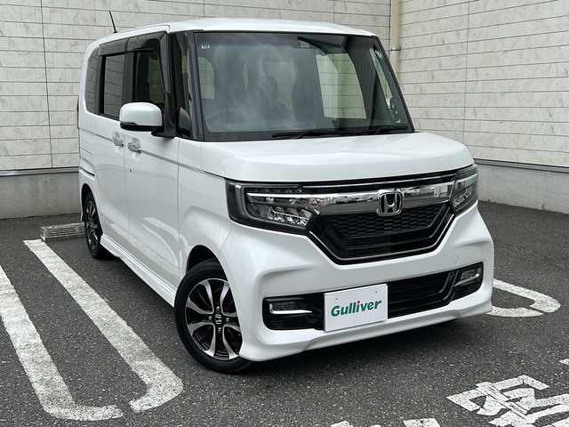 ホンダ Ｎ ＢＯＸ カスタム G L ホンダセンシング 埼玉県 2020(令2)年 0.6万km プラチナホワイトパール ワンオーナー/純正SDナビ/　DTV/Bluetooth/CD/DVD/USB/AUX/(VXM-204VFi)/Honda SENSING/　・アダプティブクルーズコントロール/　・近距離衝突軽減ブレーキ/　・急アクセル抑制機能/　・車線維持支援システム（LKAS）/　・オートハイビーム/両側パワースライドドア/純正ナビ連動前後ドライブレコーダー/（DRH-204VD）/純正ナビ連動ビルトインETC/横滑り防止装置/前席シートヒーター/リヤデフロスタースイッチ/プラズマクラスター搭載/ソナーセンサー/アイドリングストップ/LEDヘッドライト/純正フロアマット/スマートキー/スペアキー