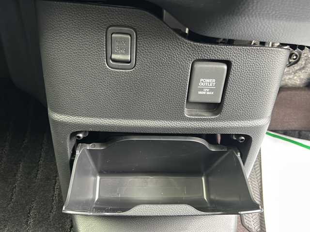ホンダ Ｎ ＢＯＸ カスタム G L ホンダセンシング 埼玉県 2020(令2)年 0.6万km プラチナホワイトパール ワンオーナー/純正SDナビ/　DTV/Bluetooth/CD/DVD/USB/AUX/(VXM-204VFi)/Honda SENSING/　・アダプティブクルーズコントロール/　・近距離衝突軽減ブレーキ/　・急アクセル抑制機能/　・車線維持支援システム（LKAS）/　・オートハイビーム/両側パワースライドドア/純正ナビ連動前後ドライブレコーダー/（DRH-204VD）/純正ナビ連動ビルトインETC/横滑り防止装置/前席シートヒーター/リヤデフロスタースイッチ/プラズマクラスター搭載/ソナーセンサー/アイドリングストップ/LEDヘッドライト/純正フロアマット/スマートキー/スペアキー