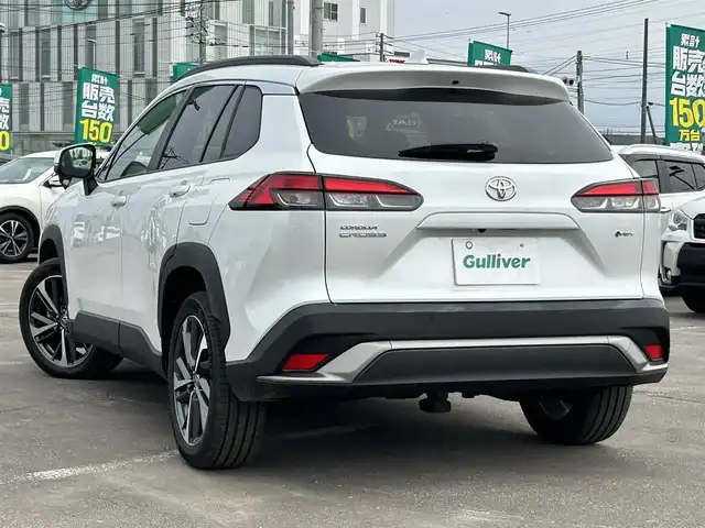 トヨタ カローラ クロス ハイブリッド Z 道南・函館 2024(令6)年 2万km プラチナホワイトパールマイカ ・寒冷地仕様/・Toyota Safety Sense//プリクラッシュセーフティ//レーンポジショニングアシスト//レーダークルーズコントロール//レーンデパーチャーアラート//ブラインドスポットモニター//オートハイビーム/・純正ディスプレイオーディオナビ/・フルセグTV/・バックカメラ/・ETC/・純正ドライブレコーダー/・パワーバックドア/・ステアリングヒーター/・ミラーヒーター/・ワイパーデアイサー/・運転席パワーシート/・前席シートヒーター/・純正LEDヘッドライト/・LEDフロントフォグランプ/・オートライト/・オートブレーキホールド