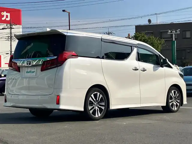 トヨタ アルファード S Cパッケージ 静岡県 2020(令2)年 5.8万km ホワイトパールクリスタルシャイン 純正10インチナビ（CD/DVD/BT/フルセグ）/純正12.1インチ後席モニター/バックカメラ/ツインサンルーフ/電動リアゲート/D席N席パワーシート/D席N席シートヒーター/D席N席エアシート/N席電動オットマン/２列目電動リクライニング/２列目電動オットマン/純正フロアマット車載/純正エントランスマット車載/シーケンシャルウインカー/三眼LEDヘッドライト/ステアリングヒーター/エンジンスタートボタン/パワーステアリング/パワーウィンドウ/100V充電/保証書/取扱説明書/記録簿/スマートキー/レーダークルーズコントロール/ETC/USB入力端子/三列シート/ウォークスルー/両側パワースライドドア/純正18インチアルミホイール/ABS/横滑り防止装置/コーナーセンサー前後/レーンキープアシスト/盗難防止装置/オートライト/オートマチックハイビーム/W+サイドエアバック/衝突軽減システム/カーテンエアバック