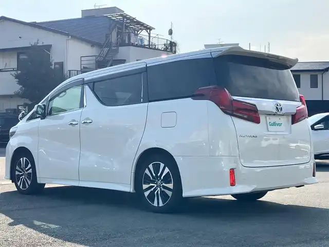 トヨタ アルファード S Cパッケージ 静岡県 2020(令2)年 5.8万km ホワイトパールクリスタルシャイン 純正10インチナビ（CD/DVD/BT/フルセグ）/純正12.1インチ後席モニター/バックカメラ/ツインサンルーフ/電動リアゲート/D席N席パワーシート/D席N席シートヒーター/D席N席エアシート/N席電動オットマン/２列目電動リクライニング/２列目電動オットマン/純正フロアマット車載/純正エントランスマット車載/シーケンシャルウインカー/三眼LEDヘッドライト/ステアリングヒーター/エンジンスタートボタン/パワーステアリング/パワーウィンドウ/100V充電/保証書/取扱説明書/記録簿/スマートキー/レーダークルーズコントロール/ETC/USB入力端子/三列シート/ウォークスルー/両側パワースライドドア/純正18インチアルミホイール/ABS/横滑り防止装置/コーナーセンサー前後/レーンキープアシスト/盗難防止装置/オートライト/オートマチックハイビーム/W+サイドエアバック/衝突軽減システム/カーテンエアバック