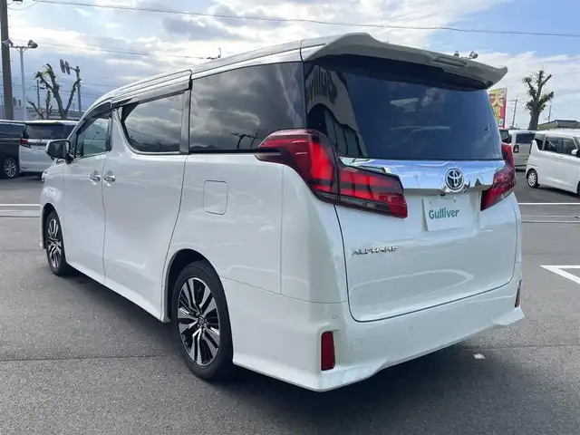 トヨタ アルファード S Cパッケージ 愛媛県 2020(令2)年 5.8万km ホワイトパールクリスタルシャイン 純正10型ナビ(フルセグTV/BT/CD/DVD)/純正12.1型フリップダウンモニター/ツインムーンルーフ/黒革温冷電動シート/運転席シートメモリー機能/後席エグゼクティブパワーシート/両側電動スライドドア/バックカメラ/トヨタセーフティセンス/レーダークルーズコントロール/衝突被害軽減装置/車線逸脱防止装置/クリアランスソナー/電動リアゲート/フロアマット車載/三眼LEDライト/シーケンシャルウインカー/100V/100Wコンセント/ステアリングリモコン/ヒーター/リバース連動サイドミラー/電動パーキングブレーキ/現状サマー(純正AW)(235/50/R18)/TOYOTIRES TRANPATH mp7/ETC/禁煙車