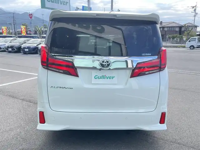 トヨタ アルファード S Cパッケージ 愛媛県 2020(令2)年 5.8万km ホワイトパールクリスタルシャイン 純正10型ナビ(フルセグTV/BT/CD/DVD)/純正12.1型フリップダウンモニター/ツインムーンルーフ/黒革温冷電動シート/運転席シートメモリー機能/後席エグゼクティブパワーシート/両側電動スライドドア/バックカメラ/トヨタセーフティセンス/レーダークルーズコントロール/衝突被害軽減装置/車線逸脱防止装置/クリアランスソナー/電動リアゲート/フロアマット車載/三眼LEDライト/シーケンシャルウインカー/100V/100Wコンセント/ステアリングリモコン/ヒーター/リバース連動サイドミラー/電動パーキングブレーキ/現状サマー(純正AW)(235/50/R18)/TOYOTIRES TRANPATH mp7/ETC/禁煙車