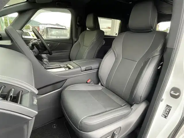 トヨタ アルファード Z 福岡県 2024(令6)年 0.3万km プラチナホワイトパールマイカ ワンオーナー/ツインムーンルーフ/純正13.2インチ有機ELフリップダウンモニター【V13T-R72F】/純正14インチコネクテッドナビ/(AM/FM/Bluetooth/Miracast/フルセグTV/ナビ有り)/パノラミックビューモニター/バックカメラ/トヨタセーフティセンス/・プリクラッシュセーフティ/・レーントディパーチャーアラート/・ロードサインアシスト/・レーダークルーズコントロール/アダプティブハイビーム/ブラインドスポットモニター/安心降車アシスト/周辺車両接近時サポート/クリアランスソナー/プロアクティブドライビングアシスト/リヤクロストラフィックアラート/リヤカメラディテクション/後方車両接近告知/パーキングサポートブレーキ/横滑り防止装置/両側パワースライドドア/パワーバックドア/純正18インチAW/黒色レザーシート/デジタルインナーミラー/ステアリングヒーター/パワーシート/シートヒーター/ベンチレーション/D席シートメモリー/電動サンシェード/ETC2.0/社外フロアマット/置くだけ充電/スペアタイヤ/USBタイプCポート×7/100V電源/スペアキー×1