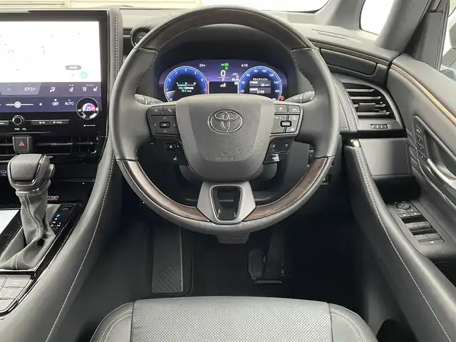 トヨタ アルファード Z 福岡県 2024(令6)年 0.3万km プラチナホワイトパールマイカ ワンオーナー/ツインムーンルーフ/純正13.2インチ有機ELフリップダウンモニター【V13T-R72F】/純正14インチコネクテッドナビ/(AM/FM/Bluetooth/Miracast/フルセグTV/ナビ有り)/パノラミックビューモニター/バックカメラ/トヨタセーフティセンス/・プリクラッシュセーフティ/・レーントディパーチャーアラート/・ロードサインアシスト/・レーダークルーズコントロール/アダプティブハイビーム/ブラインドスポットモニター/安心降車アシスト/周辺車両接近時サポート/クリアランスソナー/プロアクティブドライビングアシスト/リヤクロストラフィックアラート/リヤカメラディテクション/後方車両接近告知/パーキングサポートブレーキ/横滑り防止装置/両側パワースライドドア/パワーバックドア/純正18インチAW/黒色レザーシート/デジタルインナーミラー/ステアリングヒーター/パワーシート/シートヒーター/ベンチレーション/D席シートメモリー/電動サンシェード/ETC2.0/社外フロアマット/置くだけ充電/スペアタイヤ/USBタイプCポート×7/100V電源/スペアキー×1