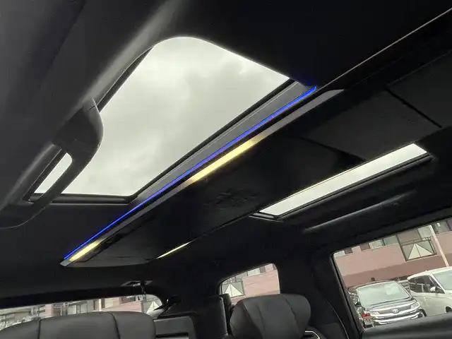 トヨタ アルファード Z 福岡県 2024(令6)年 0.3万km プラチナホワイトパールマイカ ワンオーナー/ツインムーンルーフ/純正13.2インチ有機ELフリップダウンモニター【V13T-R72F】/純正14インチコネクテッドナビ/(AM/FM/Bluetooth/Miracast/フルセグTV/ナビ有り)/パノラミックビューモニター/バックカメラ/トヨタセーフティセンス/・プリクラッシュセーフティ/・レーントディパーチャーアラート/・ロードサインアシスト/・レーダークルーズコントロール/アダプティブハイビーム/ブラインドスポットモニター/安心降車アシスト/周辺車両接近時サポート/クリアランスソナー/プロアクティブドライビングアシスト/リヤクロストラフィックアラート/リヤカメラディテクション/後方車両接近告知/パーキングサポートブレーキ/横滑り防止装置/両側パワースライドドア/パワーバックドア/純正18インチAW/黒色レザーシート/デジタルインナーミラー/ステアリングヒーター/パワーシート/シートヒーター/ベンチレーション/D席シートメモリー/電動サンシェード/ETC2.0/社外フロアマット/置くだけ充電/スペアタイヤ/USBタイプCポート×7/100V電源/スペアキー×1