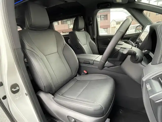 トヨタ アルファード Z 福岡県 2024(令6)年 0.3万km プラチナホワイトパールマイカ ワンオーナー/ツインムーンルーフ/純正13.2インチ有機ELフリップダウンモニター【V13T-R72F】/純正14インチコネクテッドナビ/(AM/FM/Bluetooth/Miracast/フルセグTV/ナビ有り)/パノラミックビューモニター/バックカメラ/トヨタセーフティセンス/・プリクラッシュセーフティ/・レーントディパーチャーアラート/・ロードサインアシスト/・レーダークルーズコントロール/アダプティブハイビーム/ブラインドスポットモニター/安心降車アシスト/周辺車両接近時サポート/クリアランスソナー/プロアクティブドライビングアシスト/リヤクロストラフィックアラート/リヤカメラディテクション/後方車両接近告知/パーキングサポートブレーキ/横滑り防止装置/両側パワースライドドア/パワーバックドア/純正18インチAW/黒色レザーシート/デジタルインナーミラー/ステアリングヒーター/パワーシート/シートヒーター/ベンチレーション/D席シートメモリー/電動サンシェード/ETC2.0/社外フロアマット/置くだけ充電/スペアタイヤ/USBタイプCポート×7/100V電源/スペアキー×1